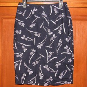 Ann Taylor Flower Print Navy Blue Midi Skirt Sz 6
